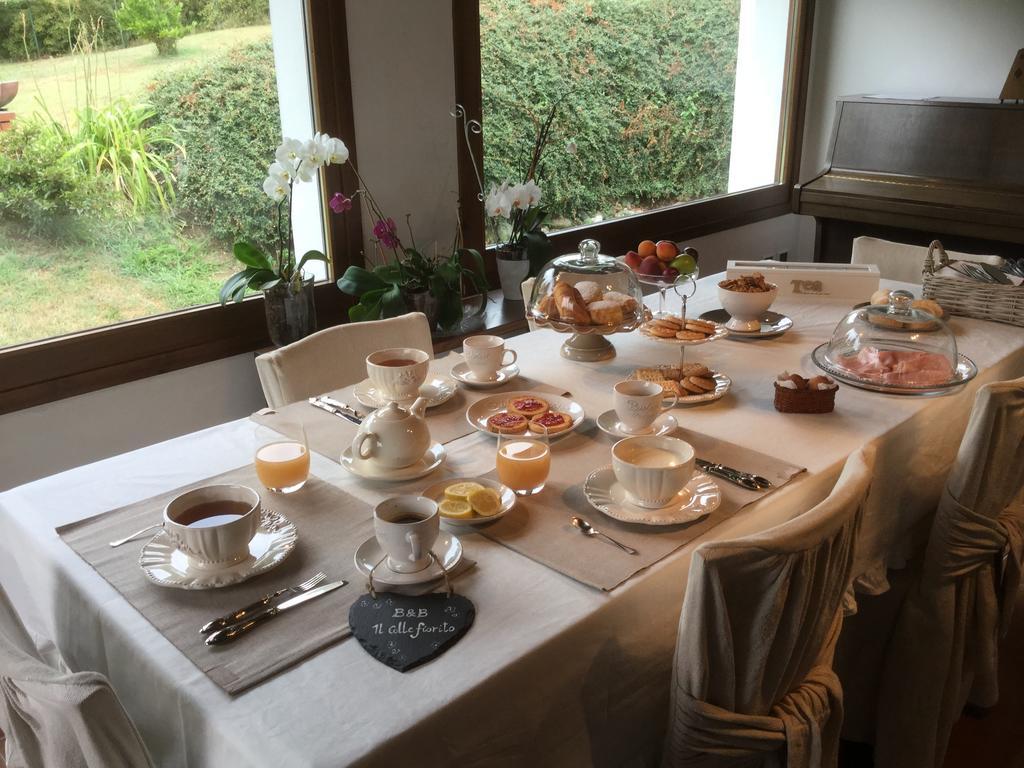Il Colle Fiorito Bed and Breakfast Oleggio Castello Buitenkant foto