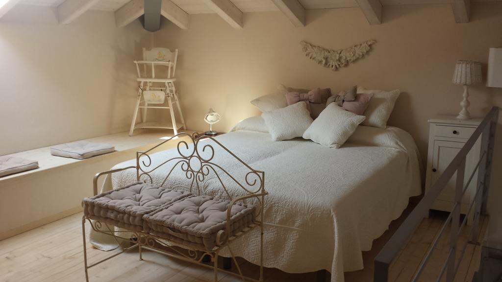 Il Colle Fiorito Bed and Breakfast Oleggio Castello Buitenkant foto