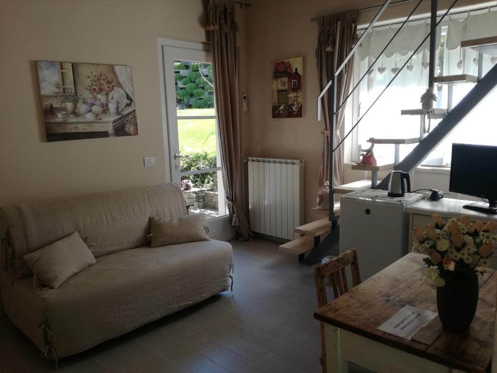 Il Colle Fiorito Bed and Breakfast Oleggio Castello Buitenkant foto