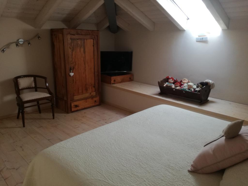 Il Colle Fiorito Bed and Breakfast Oleggio Castello Buitenkant foto