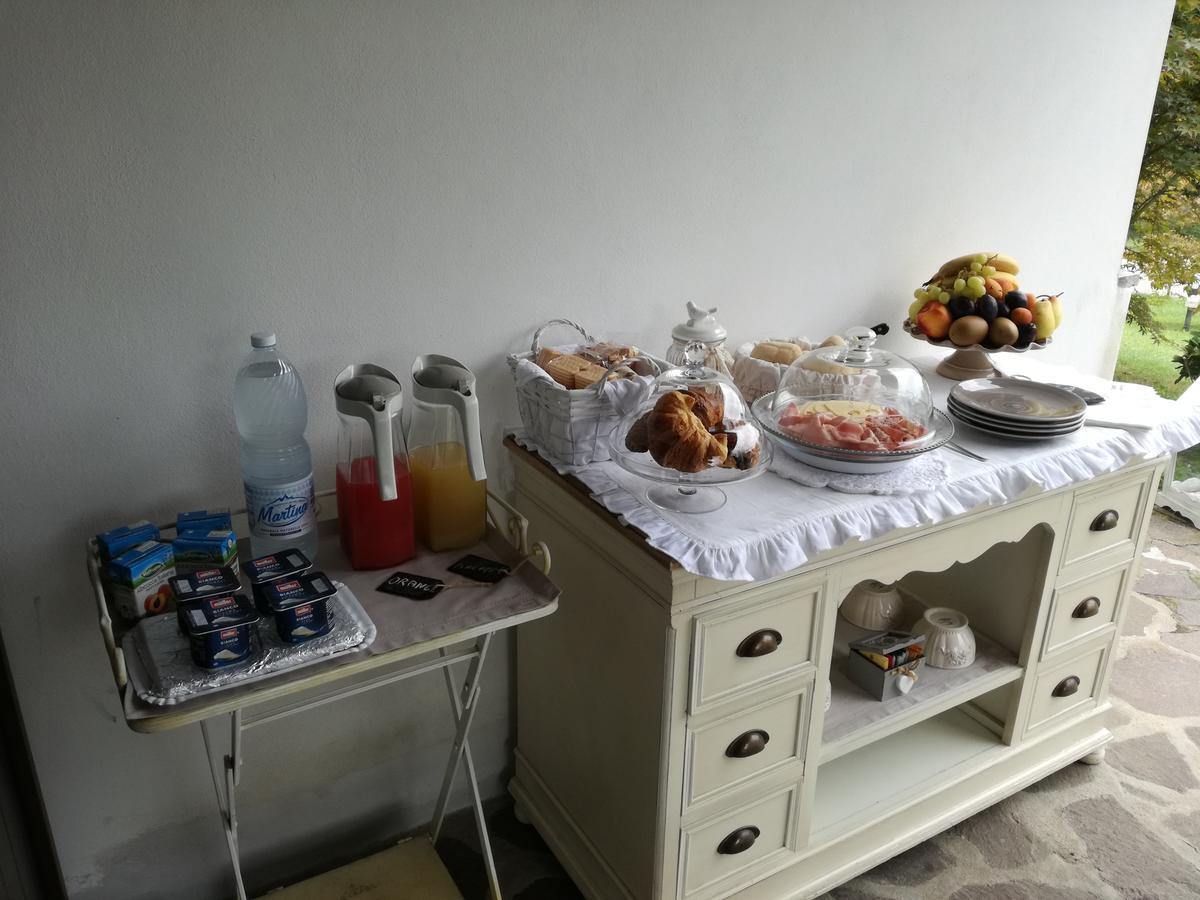 Il Colle Fiorito Bed and Breakfast Oleggio Castello Buitenkant foto