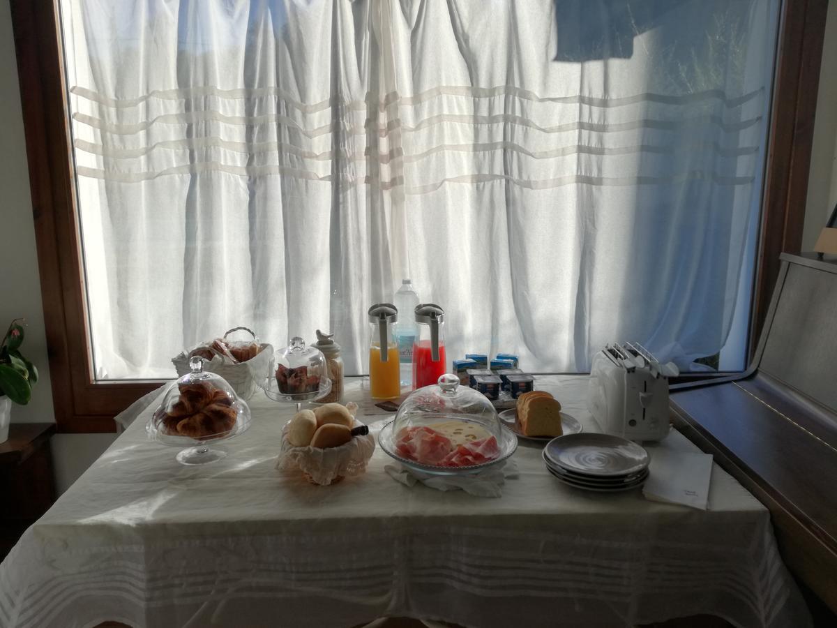 Il Colle Fiorito Bed and Breakfast Oleggio Castello Buitenkant foto